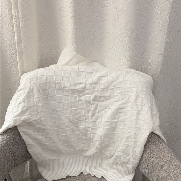 Moon & Madison White Textured Sweatshirt - Picture 3 of 3